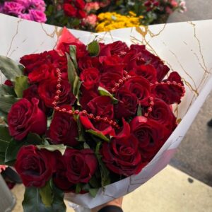 Bouquet Élégant de 30 Roses Rouges